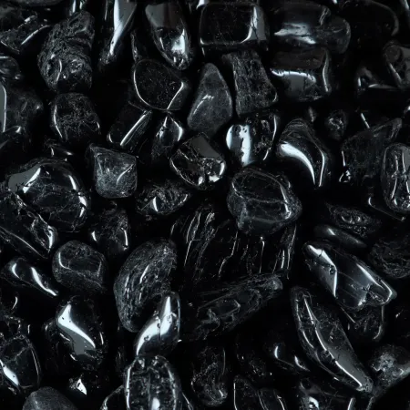 Polerowany turmalin 1 bryłka mały czakra podstawy