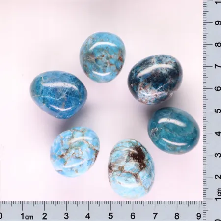 Apatyt otoczak kamień czakry gardła naturalny