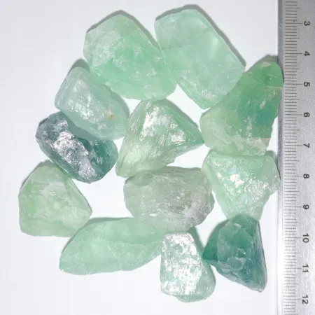 Fluoryt naturalny surowy zielony kryształ kamień geniuszy S ok25mm 10g1szt.