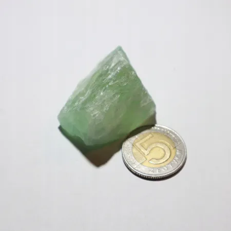 Fluoryt naturalny surowy zielony kryształ kamień geniuszy S ok25mm 10g1szt.