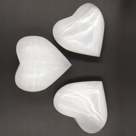 Wielkie serce naturalny selenit kamień księżycowy 6cm 80-120gram 1szt