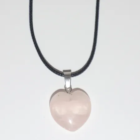 Wisiorek serce 2cm kwarc różowy na regulowanym sznurku 55cm 1szt.