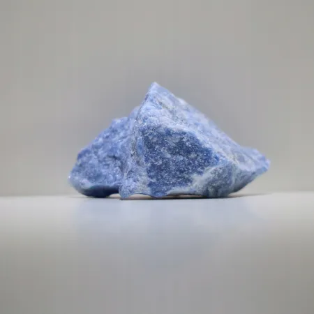 Kwarc niebieski, kamień naturalny surowy waga bryłki min 20g 1szt.