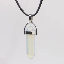 Wisiorek na rzemyku, kamień - opalit opal syntetyczny