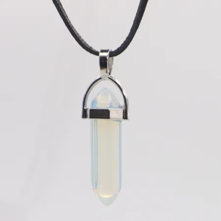 Wisiorek na rzemyku, kamień - opalit opal syntetyczny