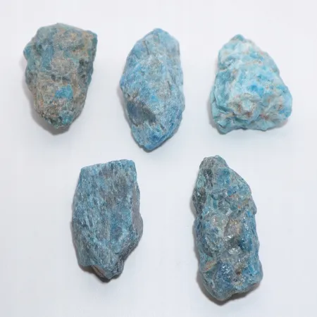 APATYT niebieski naturalny surowy kamień bryłka15-20g