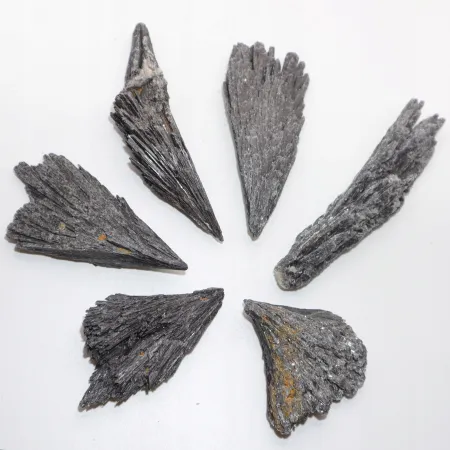 Czarny kyanit, surowy dysten cyjanit kianit 15-20 M