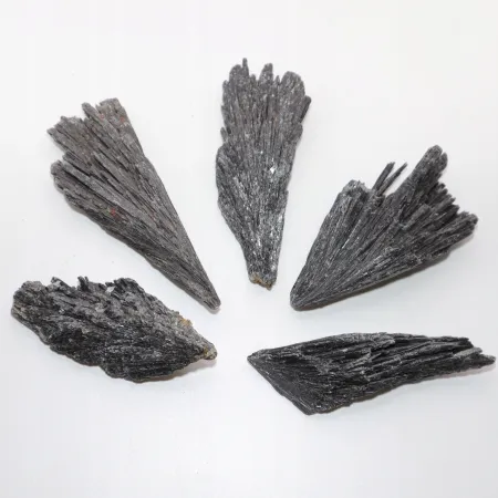 Czarny kyanit, surowy dysten cyjanit kianit 20-30g