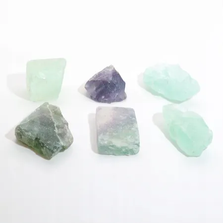 Fluoryt naturalny surowy zielony kryształ kamień geniuszy M 15-20g 1szt.