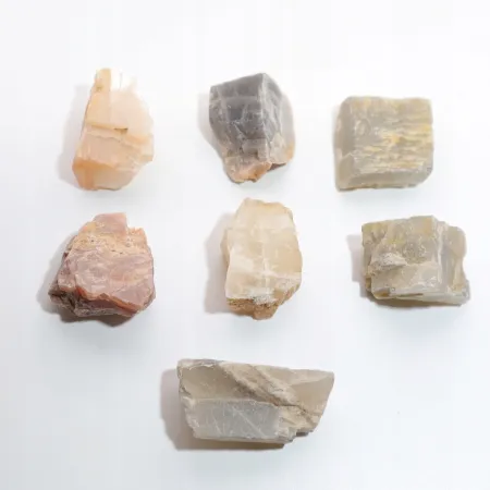 Kamień księżycowy MOON, Indie, bryłka natural S 1szt.