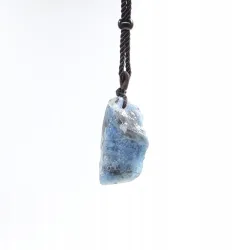 Akwamaryn wisiorek amulet regulowany sznurek 33cm